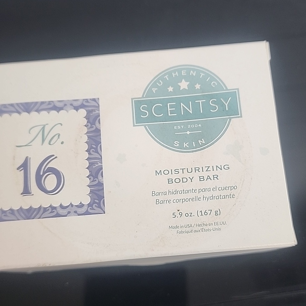 SCENTSY | MOISTURIZING BAR - Picture 3 of 3